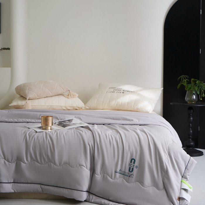 91家纺网 家纺一手货源 找家纺 米菲 2024新款亲肤舒适冰蝉丝科技被 夏被 被子被芯 暮云灰
