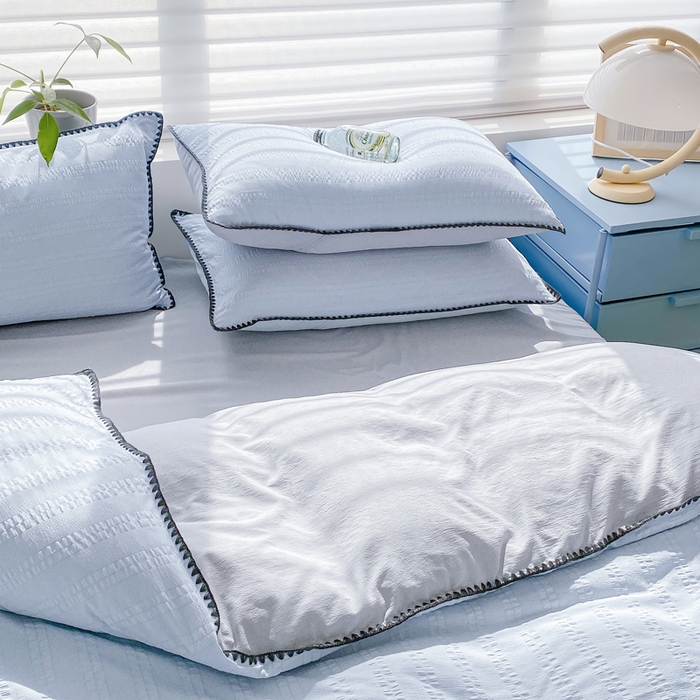 91家纺网 家纺一手货源 找家纺 羋多2024新款贝壳边雨泡泡棉泡泡纱双层纱四件套 天空蓝+雅士灰