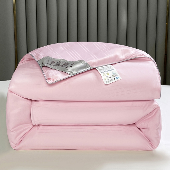 91家纺网 家纺一手货源 找家纺 尚品家纺 2024新款提花段条绗缝蚕丝被 时尚粉色