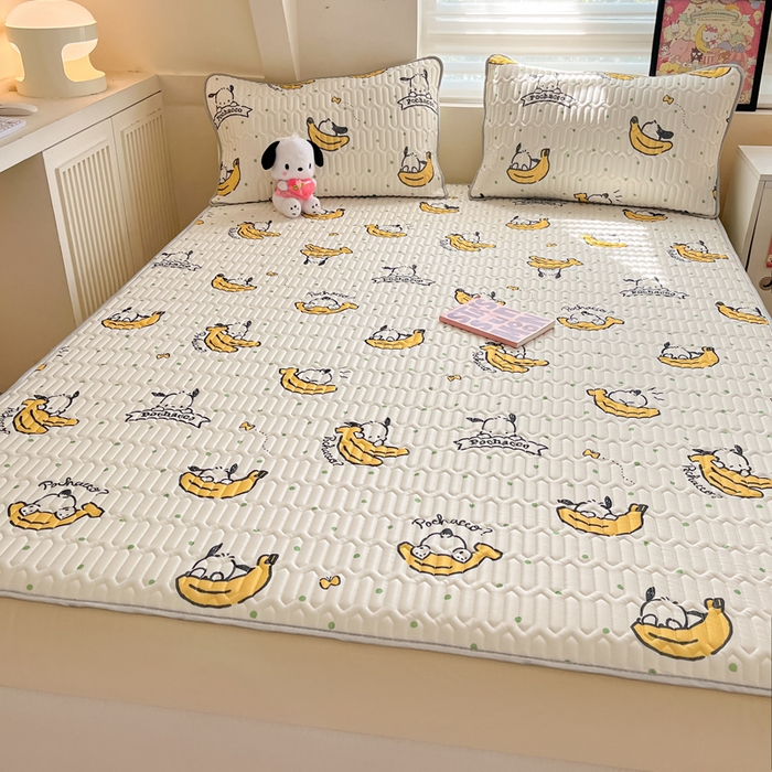 91家纺网 家纺一手货源 找家纺 金爱家 2024新款库洛米床笠款凉感丝乳胶凉席 床笠款-香蕉帕哈狗