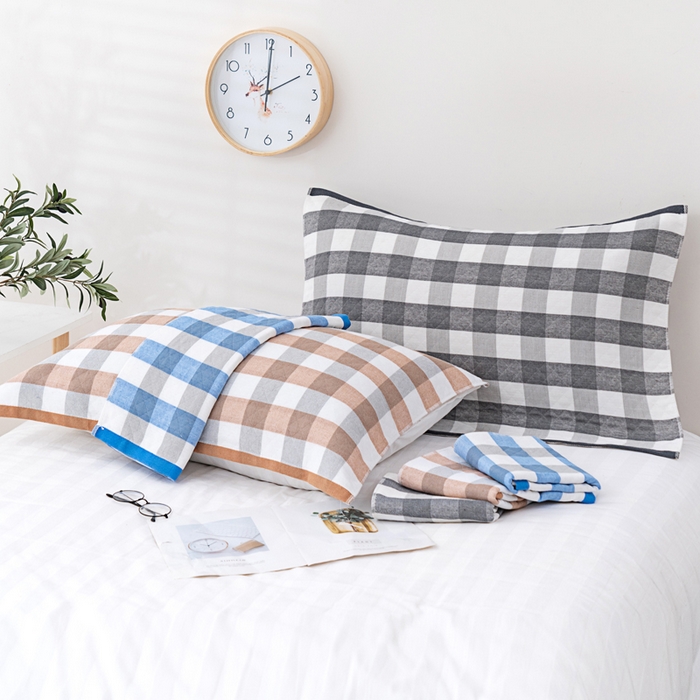 91家纺网 家纺一手货源 找家纺 朴尔家纺-毛巾被 2024新款特惠混纺棉质三层纱布独版AB面枕巾 52*78cm一对 格韵蓝