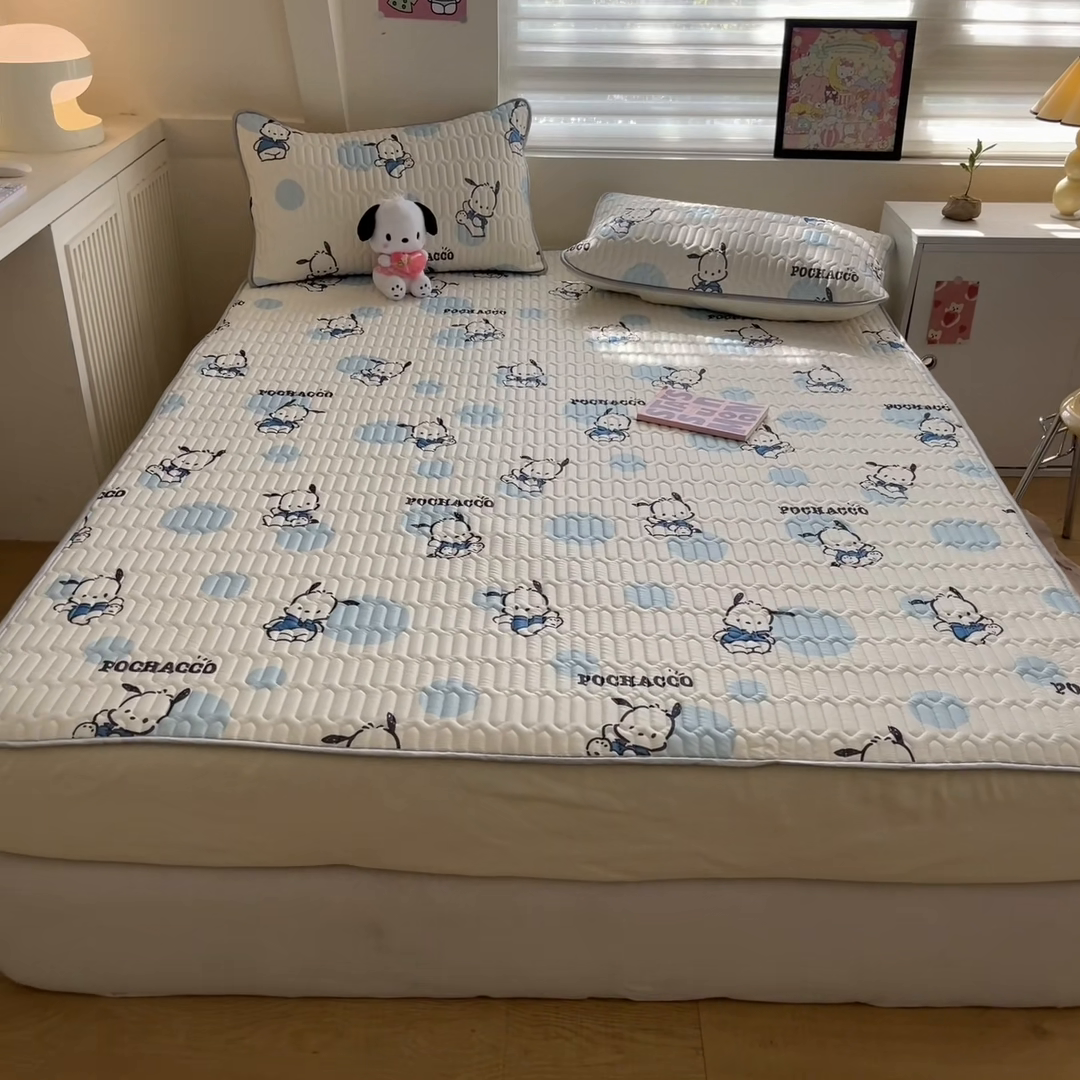 91家纺网 家纺一手货源 找家纺 金爱家 2024新款库洛米床笠款凉感丝乳胶凉席 床笠款-蓝点帕哈狗