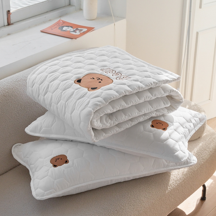 91家纺网 家纺一手货源 找家纺 恋绒家纺 2025新款A类刺绣款床褥学生软床垫子床护垫软垫（图2） 可爱熊—纯白