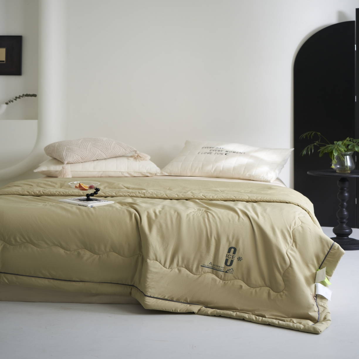 91家纺网 家纺一手货源 找家纺 米菲 2024新款亲肤舒适冰蝉丝科技被 夏被 被子被芯 果绿