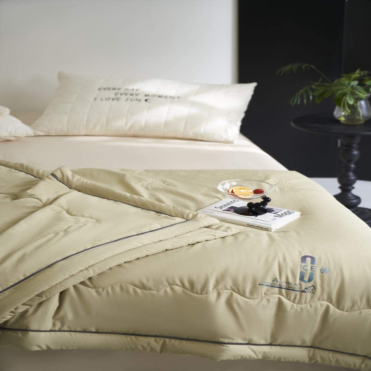 91家纺网 家纺一手货源 找家纺 米菲 2024新款亲肤舒适冰蝉丝科技被 夏被 被子被芯 果绿