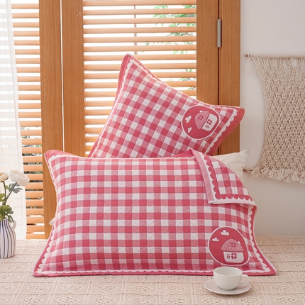 91家纺网 家纺一手货源 找家纺 朴尔家纺-毛巾被 2024新款全棉加厚三层纱布枕巾 小房子红