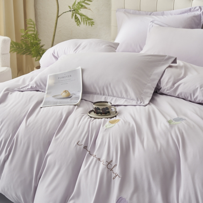 91家纺网 家纺一手货源 找家纺 闲鱼家纺 2025新款A类亲肤刺绣四件套春雅系列 郁金香-雪青