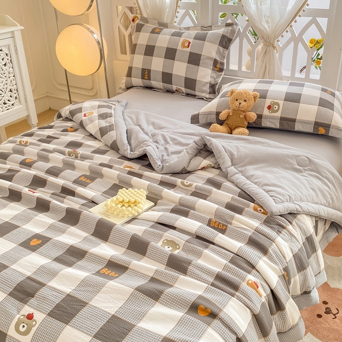 91家纺网 家纺一手货源 找家纺 恋之巢2024新款 泡泡棉印花夏被四件套 格子熊