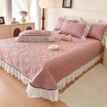 91家纺网 家纺一手货源 找家纺 网红馆 2025新款全棉双层纱花边款爱丽丝系列单床盖 凝烟粉