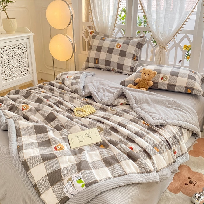 91家纺网 家纺一手货源 找家纺 恋之巢2024新款 泡泡棉印花夏被四件套 格子熊
