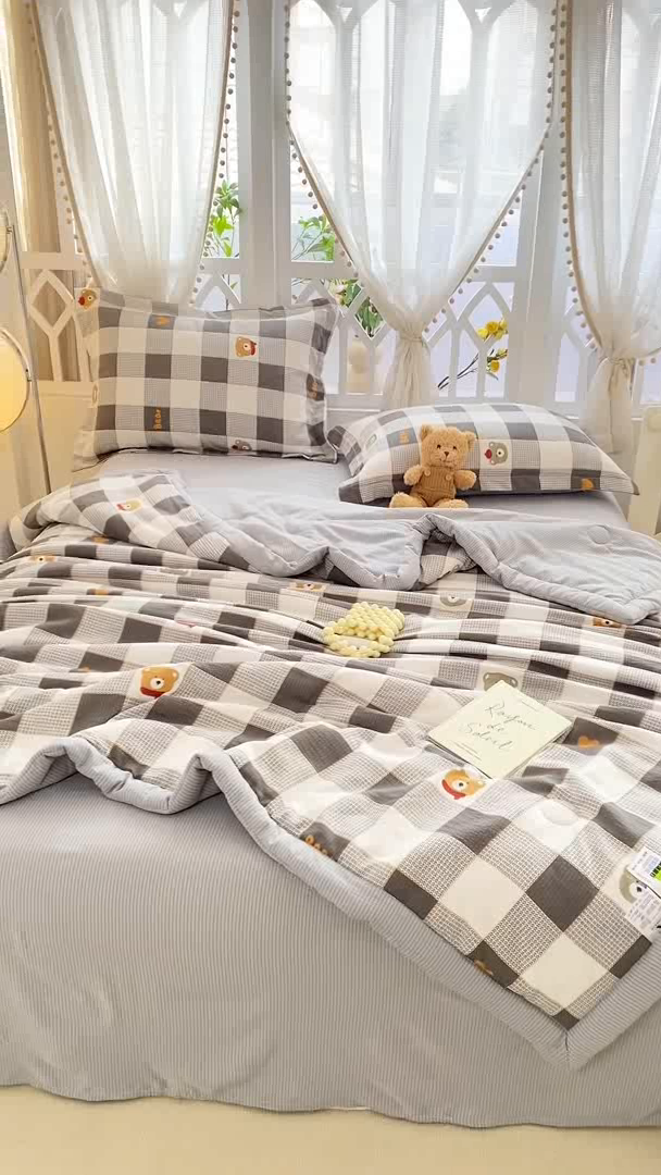 91家纺网 家纺一手货源 找家纺 恋之巢2024新款 泡泡棉印花夏被四件套 格子熊