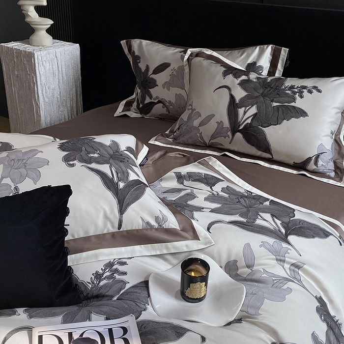 91家纺网 家纺一手货源 找家纺 宜代光年 2024新款天丝棉拼角数码印花四件套 伊莎贝拉-墨白