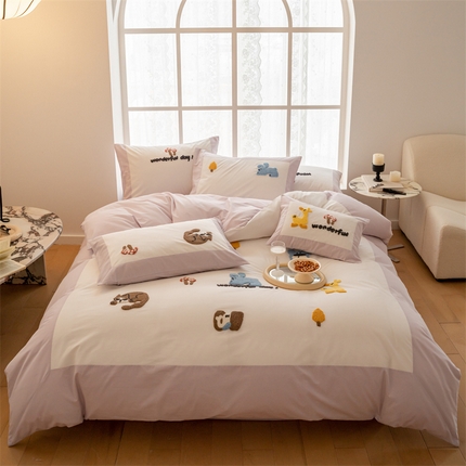 91家纺网 家纺一手货源 找家纺 （总）泽西家纺 2024新款可爱卡通风全棉水洗棉四件套毛巾绣大拼角四件套