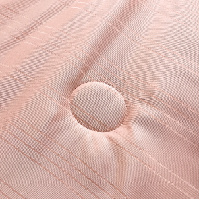 91家纺网 家纺一手货源 找家纺 尚品家纺 2024新款提花段条绗缝蚕丝被 优雅玉色