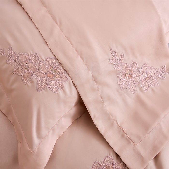 91家纺网 家纺一手货源 找家纺 保罗圣迪奥 2024新款天丝夏被四件套-巴黎之夜 樱花粉