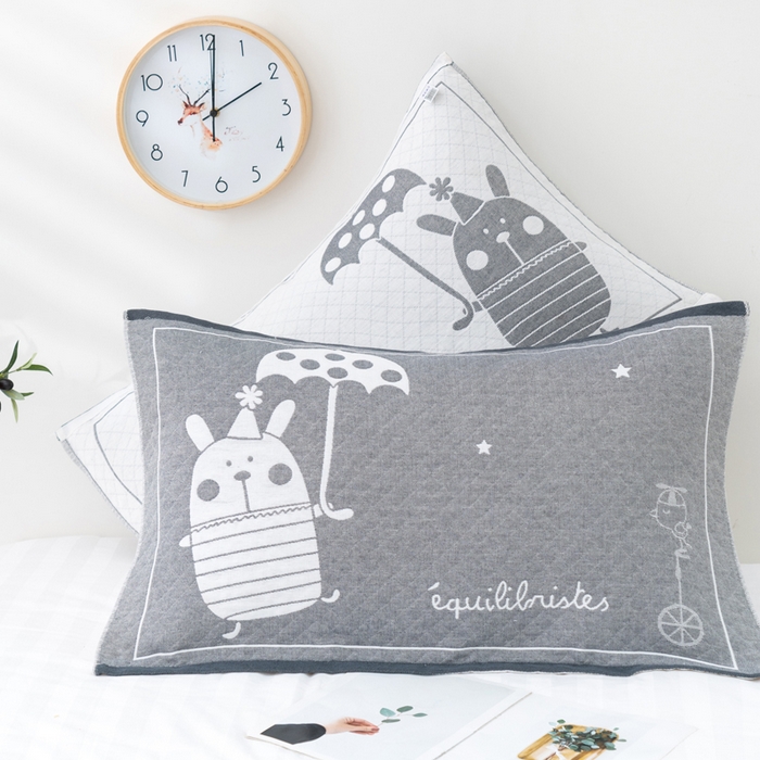 91家纺网 家纺一手货源 找家纺 朴尔家纺-毛巾被 2024新款特惠混纺棉质三层纱布独版AB面枕巾 52*78cm一对 雨伞熊灰