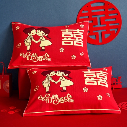 91家纺网 家纺一手货源 找家纺 （总）朴尔家纺-毛巾被 2024新款全棉40股结婚大红多层纱布透气情侣婚庆枕巾52*78cm一对