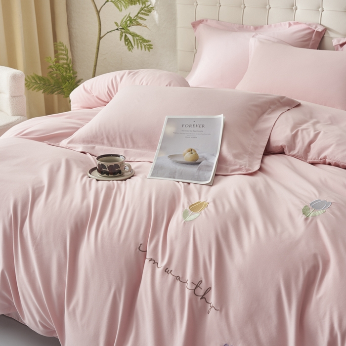 91家纺网 家纺一手货源 找家纺 闲鱼家纺 2025新款A类亲肤刺绣四件套春雅系列 郁金香-蜜桃