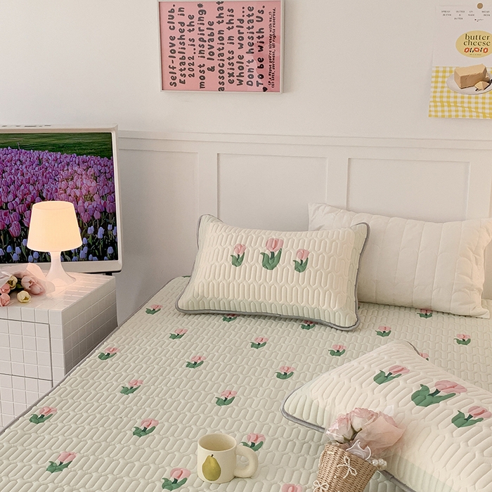 91家纺网 家纺一手货源 找家纺 昔可家纺 2024新款床笠款乳胶席 淡绿底郁金香