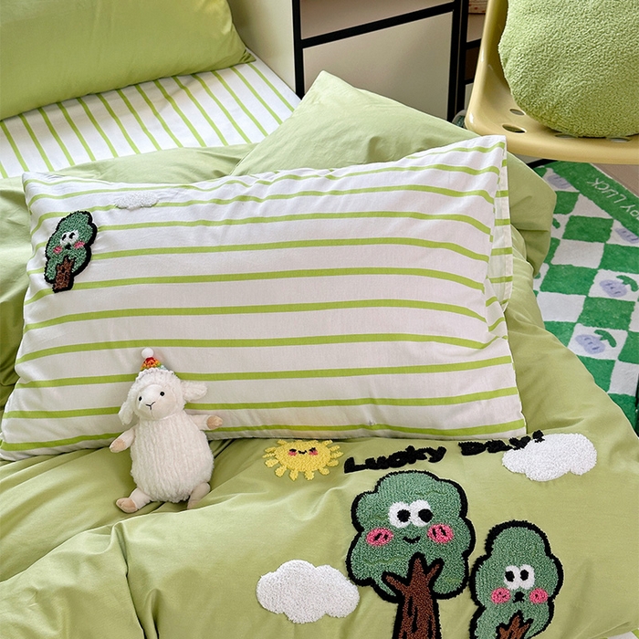 91家纺网 家纺一手货源 找家纺 澳萝拉 2024新款纯棉毛巾绣卡通四件套 幸福小树