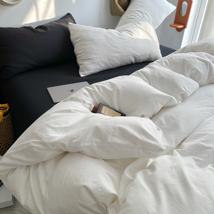 91家纺网 家纺一手货源 找家纺 易辰美 2024新款混搭超柔水洗棉四件套 奶白+酷黑