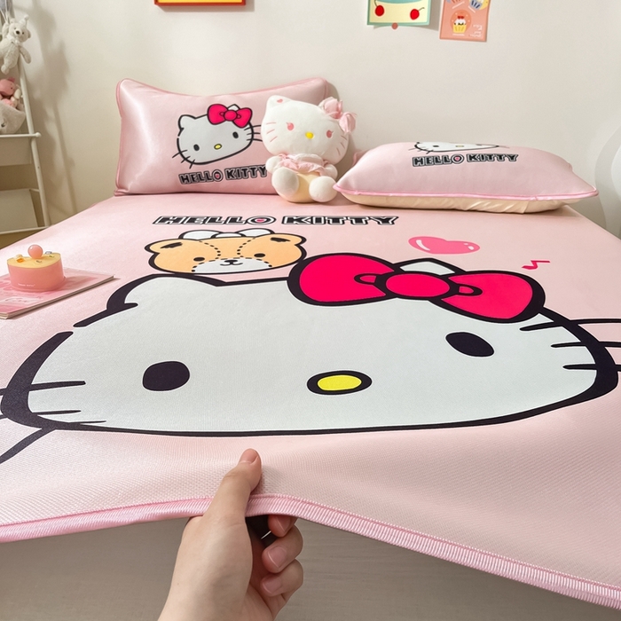 91家纺网 家纺一手货源 找家纺 博雅 2024新款三丽鸥凉感丝凉席夏被套件 大版-爱心小熊KT