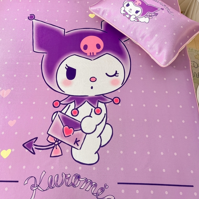 91家纺网 家纺一手货源 找家纺 博雅 2024新款三丽鸥凉感丝凉席夏被套件 大版-信封库洛米