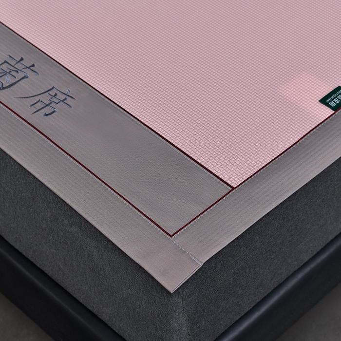 91家纺网 家纺一手货源 找家纺 简一 2024新款A类抗菌冰丝席--床单款 小千鸟格-经典抗菌席-粉