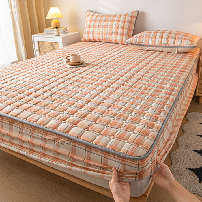 91家纺网 家纺一手货源 找家纺 鑫钰 2024新款无印风水洗棉水洗亲肤大豆夹棉床笠-简格 简格-格调橙