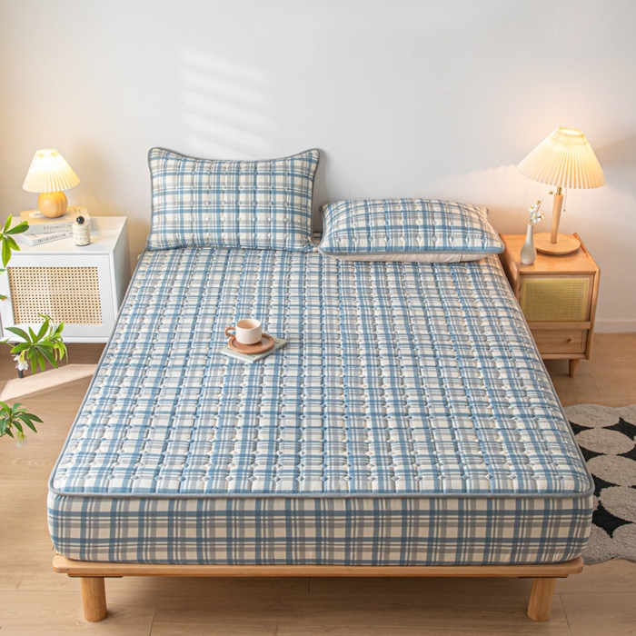 91家纺网 家纺一手货源 找家纺 鑫钰 2024新款无印风水洗棉水洗亲肤大豆夹棉床笠-简格  简格-格调蓝