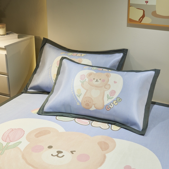 91家纺网 家纺一手货源 找家纺 21度C 2024新款卡通大版数码印花冰藤席 晚安萌熊-床席款