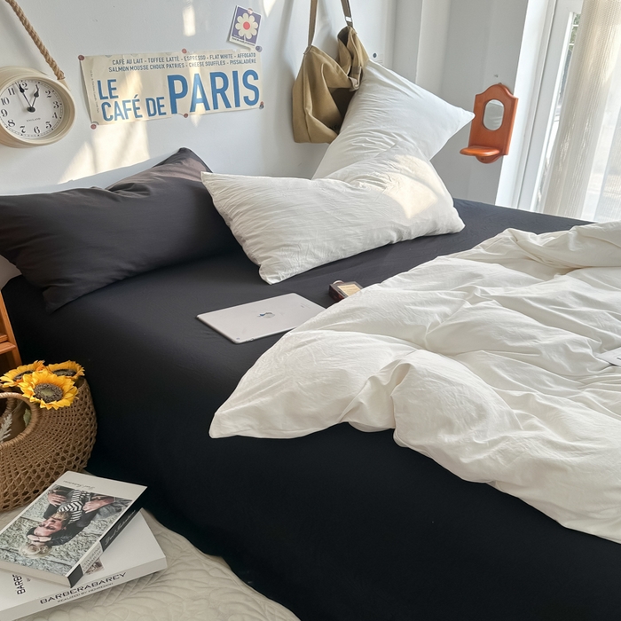 91家纺网 家纺一手货源 找家纺 易辰美 2024新款混搭超柔水洗棉四件套 奶白+酷黑