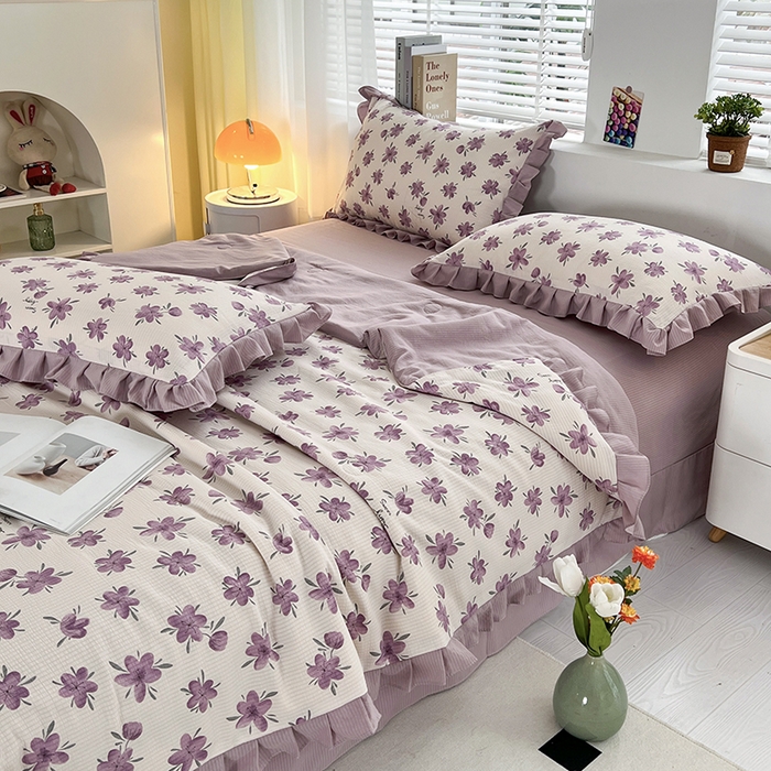 91家纺网 家纺一手货源 找家纺 梦莱斯 2024新款时尚舒适泡泡棉夏被四件套 小苍兰