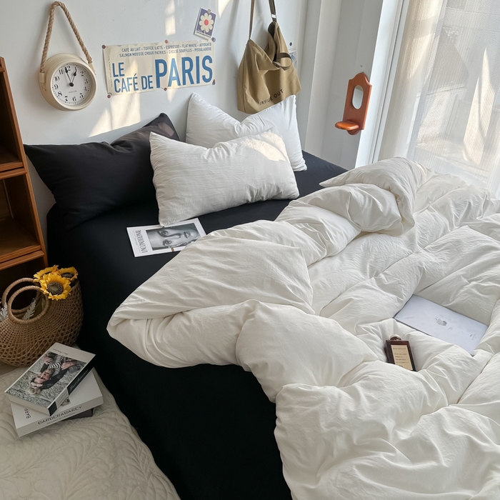 91家纺网 家纺一手货源 找家纺 易辰美 2024新款混搭超柔水洗棉四件套 奶白+酷黑