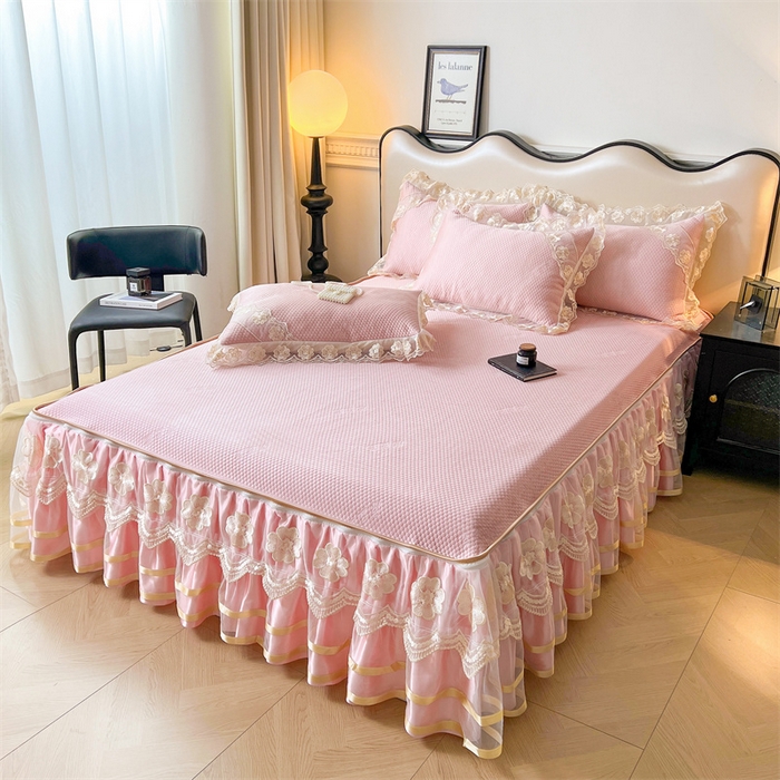 91家纺网 家纺一手货源 找家纺 虹星家纺 2024新款A类冰感凉豆豆可拆卸床裙席三件套 梦幻粉