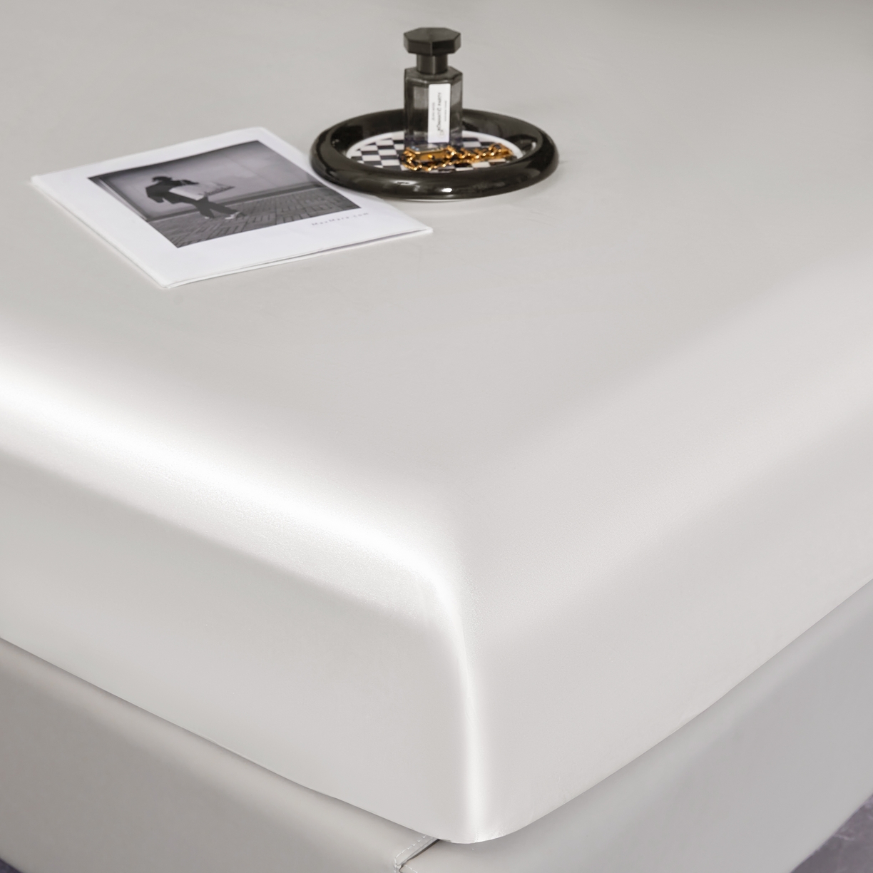 91家纺网 家纺一手货源 找家纺 梦舒羽 2025新款可水洗冰丝床垫保护套床笠三件套 光洁白