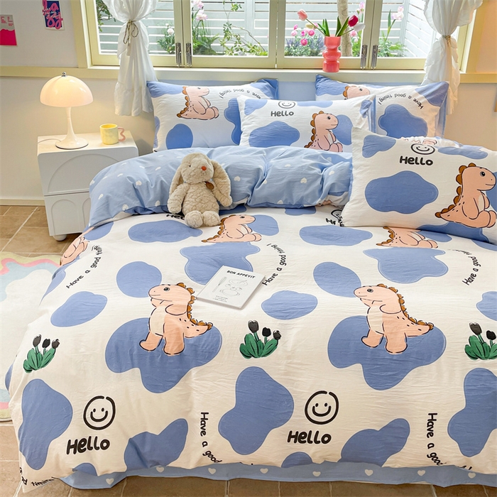 91家纺网 家纺一手货源 找家纺 盛秋家纺 2026新款水洗棉印花四件套-卡通系列 恐龙宝宝+蓝爱心
