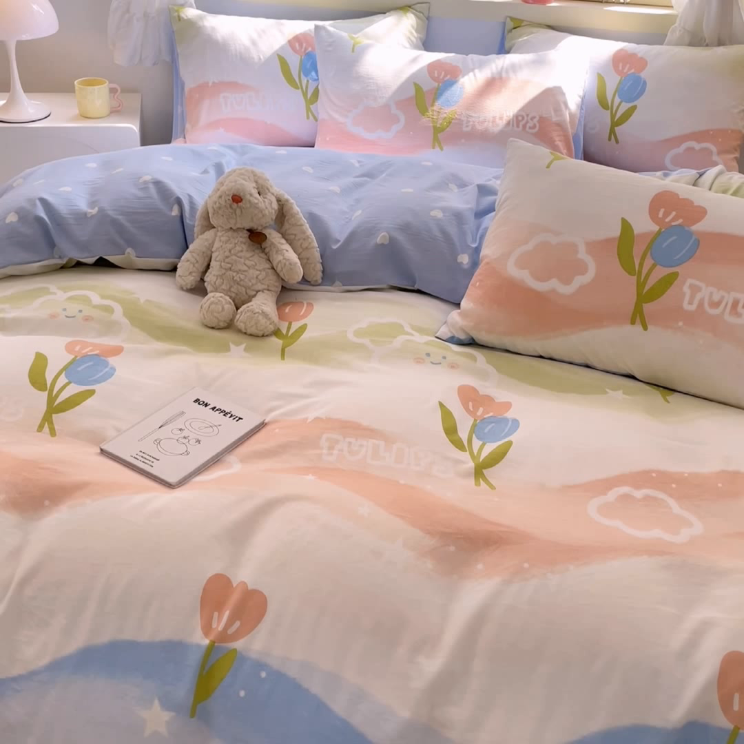 91家纺网 家纺一手货源 找家纺 盛秋家纺 2026新款水洗棉印花四件套-卡通系列 彩虹+蓝爱心