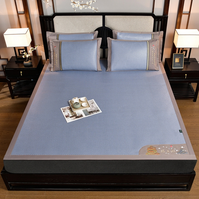 91家纺网 家纺一手货源 找家纺 简一 2024新款滕王阁重工刺绣加厚编织冰滕双面凉席 滕王阁湖蓝床单