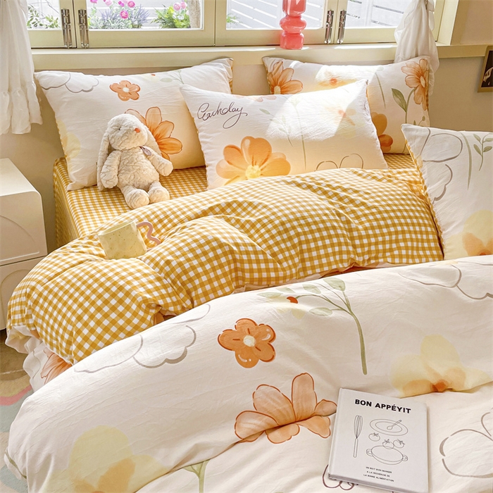 91家纺网 家纺一手货源 找家纺 盛秋家纺 2026新款水洗棉印花四件套-卡通系列 秋日花语+黄小格