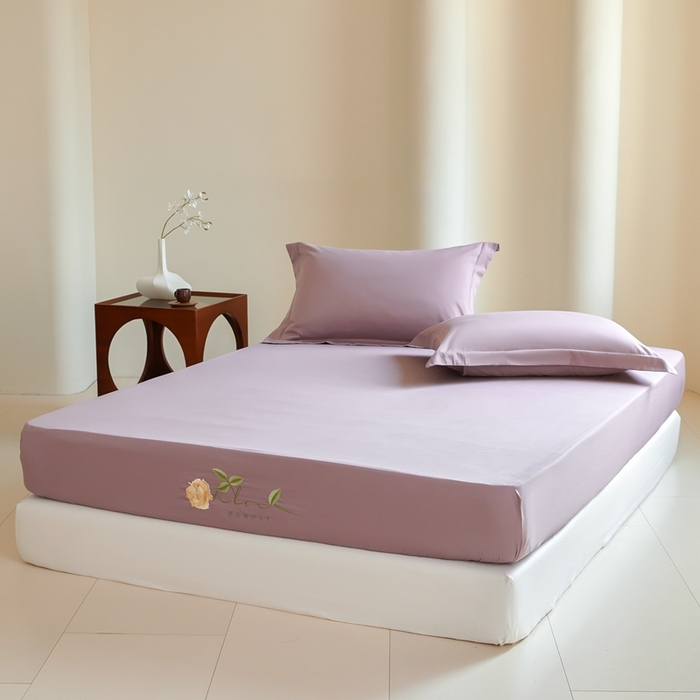 91家纺网 家纺一手货源 找家纺 秀色家纺 2025新款A类50支贡缎长绒棉刺绣床笠 唤醒系列-劳拉 劳拉-香芋紫