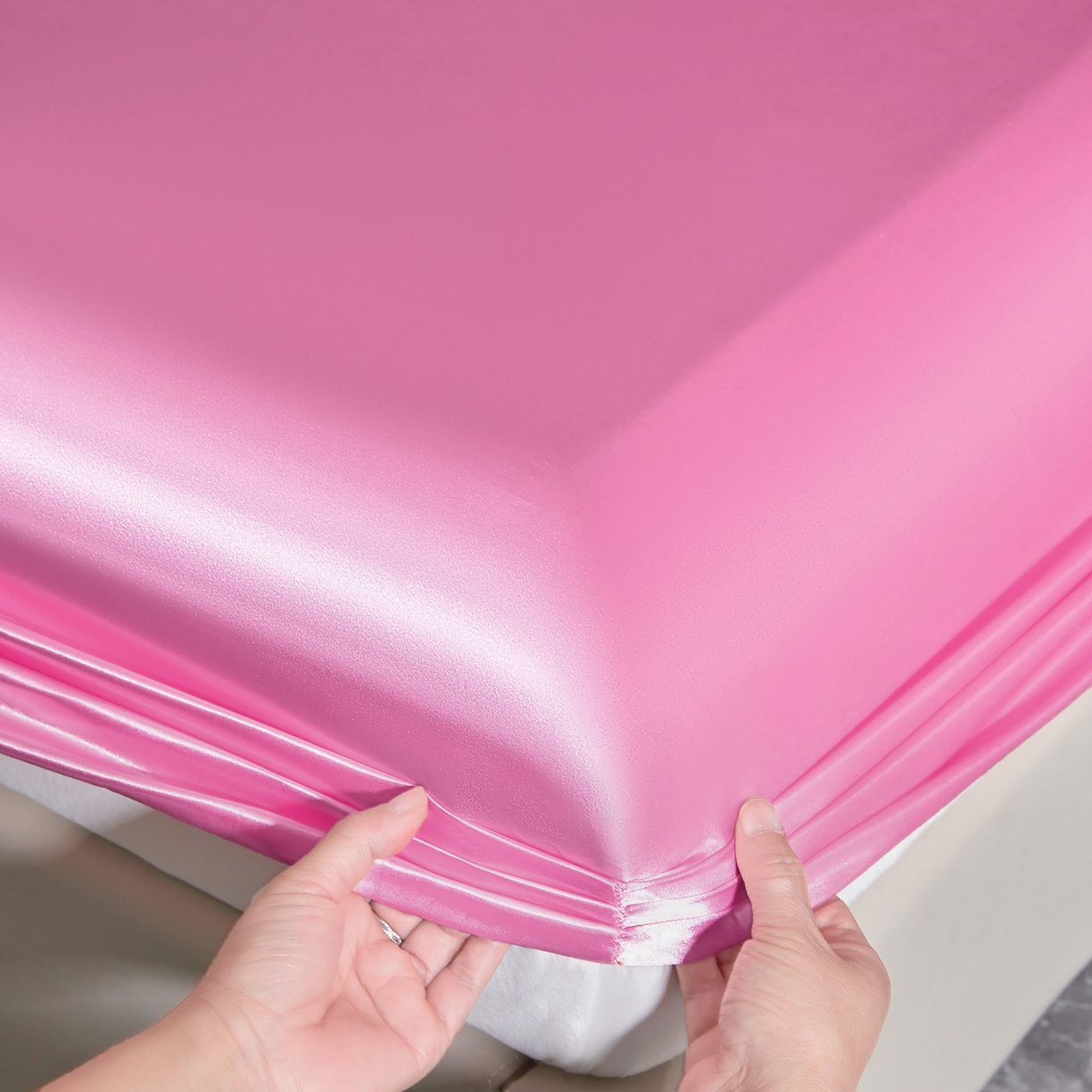 91家纺网 家纺一手货源 找家纺 梦舒羽 2025新款可水洗冰丝床垫保护套床笠三件套 粉色