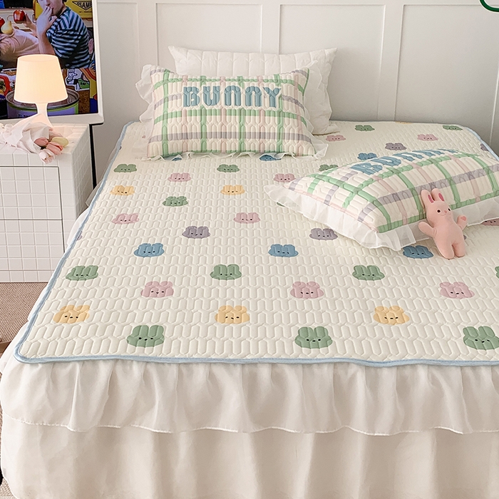 91家纺网 家纺一手货源 找家纺 昔可家纺 2024新款床裙款乳胶席 彩色小兔