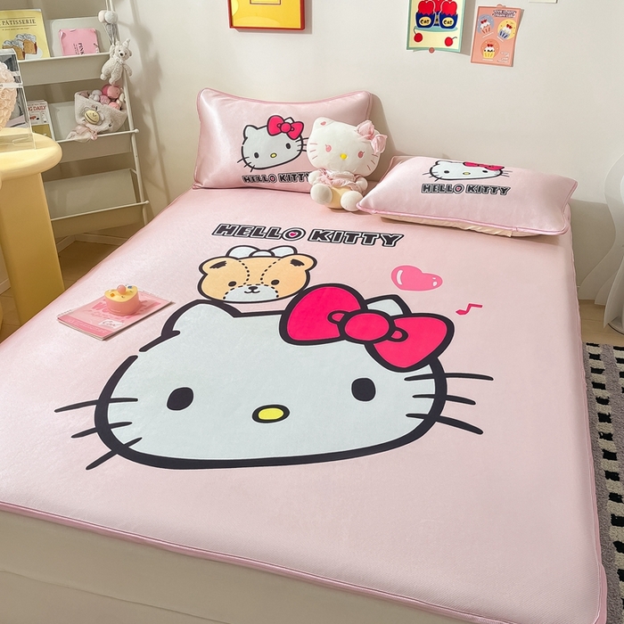 91家纺网 家纺一手货源 找家纺 博雅 2024新款三丽鸥凉感丝凉席夏被套件 大版-爱心小熊KT