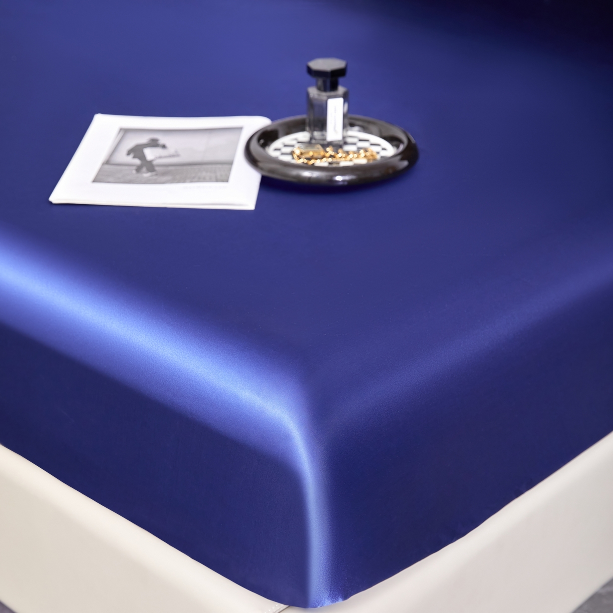 91家纺网 家纺一手货源 找家纺 梦舒羽 2025新款可水洗冰丝床垫保护套床笠三件套 深海蓝