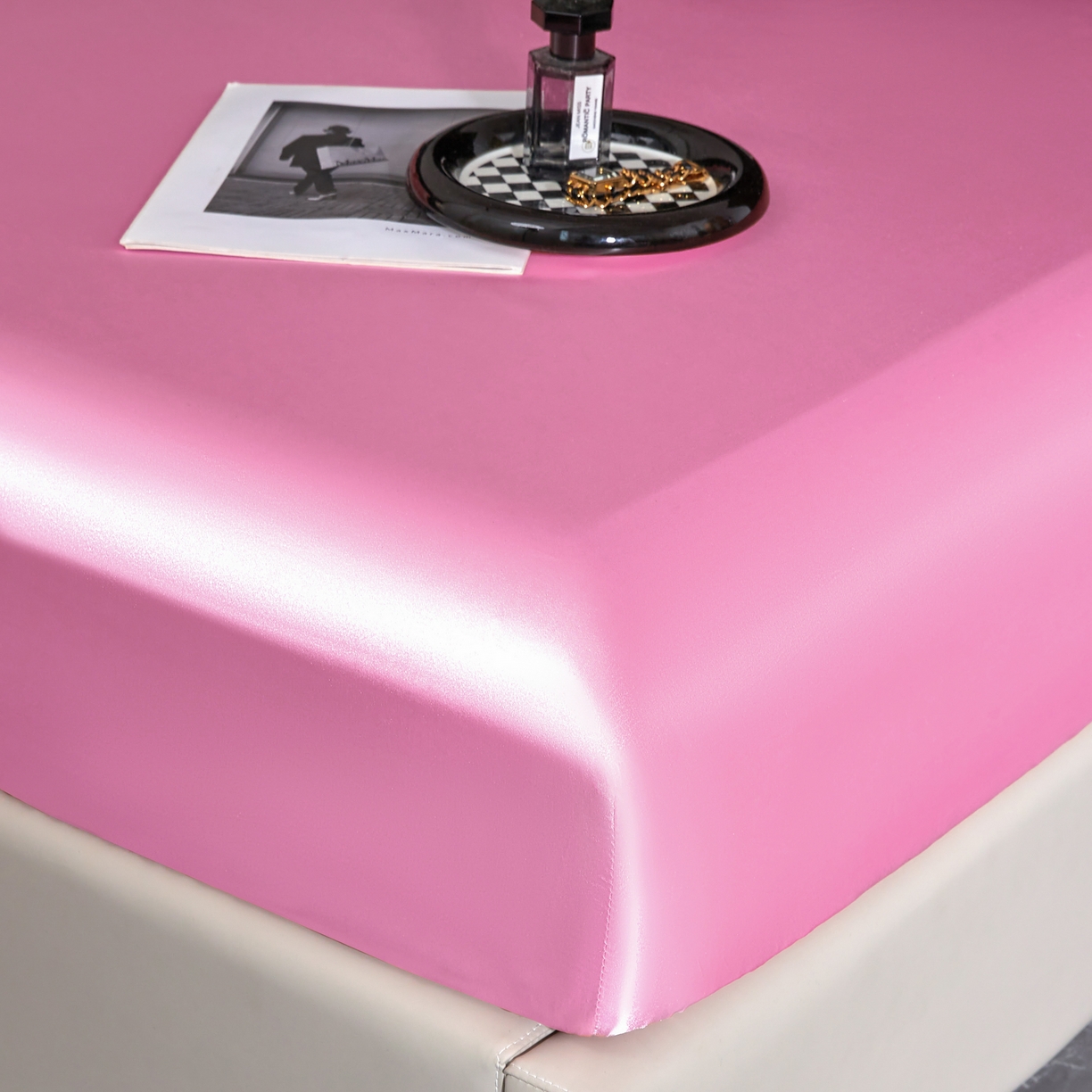 91家纺网 家纺一手货源 找家纺 梦舒羽 2025新款可水洗冰丝床垫保护套床笠三件套 粉色