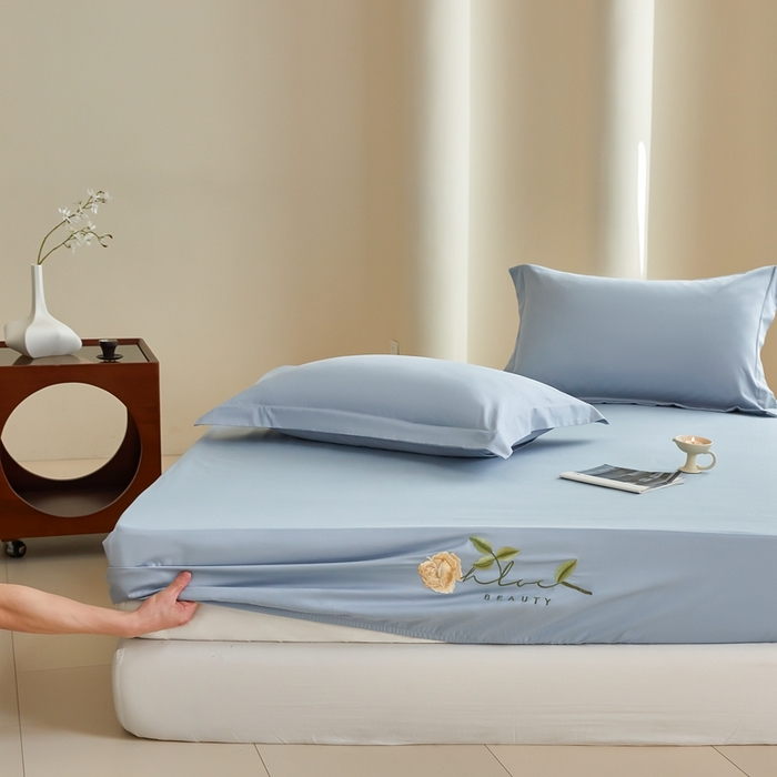 91家纺网 家纺一手货源 找家纺 秀色家纺 2025新款A类50支贡缎长绒棉刺绣床笠 唤醒系列-劳拉 