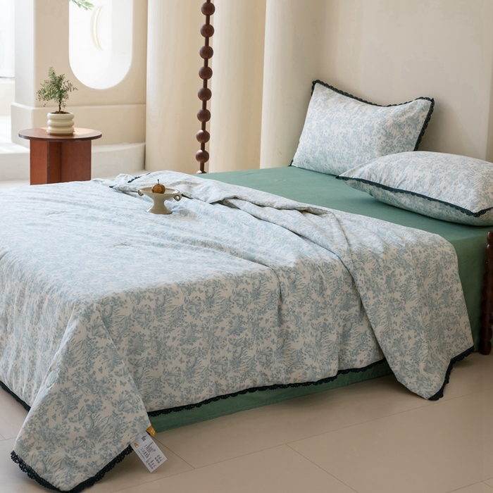 91家纺网 家纺一手货源 找家纺 梦依依 2025新款全棉大豆纤维被-风格二 森物语-兰