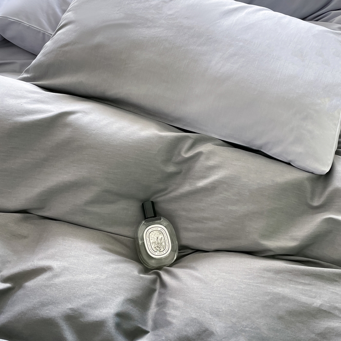 91家纺网 家纺一手货源 找家纺 芊寻家居 2024新款全棉13372花卉系列四件套 平凡 黑