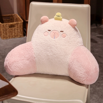 91家纺网 家纺一手货源 找家纺 仟亿莱 2024新款水豚绒绒拥抱式腰靠 拥抱粉色水豚